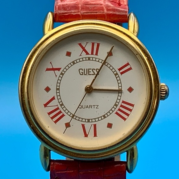 GUESS Vintage 1988 Women’s Fashion Quartz Wristwatch Leather Band Working Cond - Picture 1 of 16